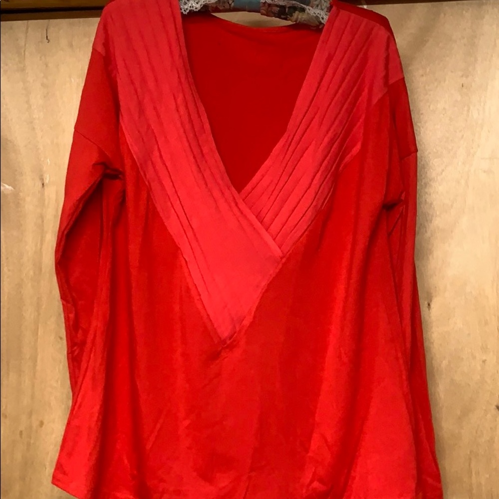 Long sleeve light weight v neck